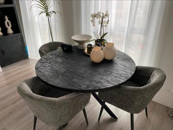 Mango houten tafel 4 stoelen compleet beschikbaar voor biedingen
