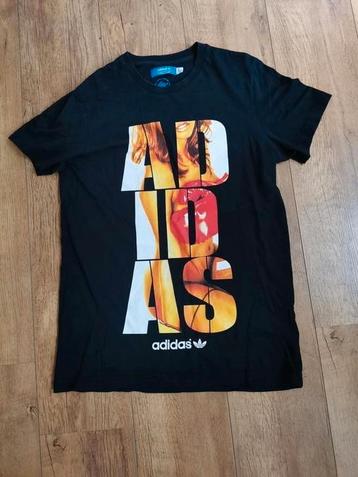 Adidas T-shirt - Stijlvol en Comfortabel! beschikbaar voor biedingen