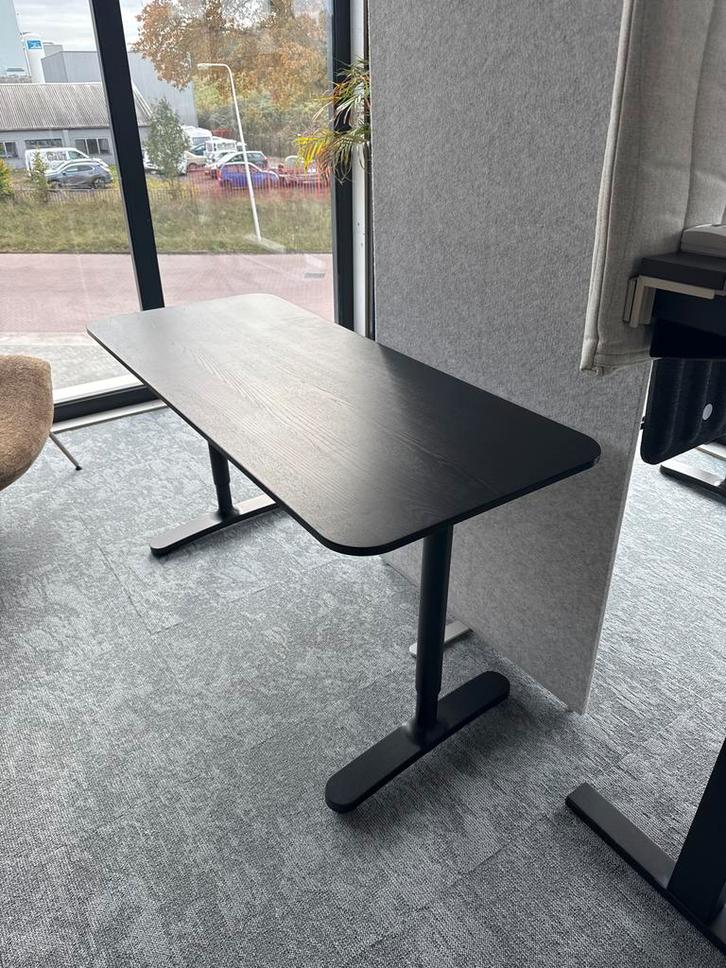 In hoogte verstelbaar bureau, Huis en Inrichting, Bureaus, Gebruikt, Bureau, In hoogte verstelbaar, Ophalen of Verzenden