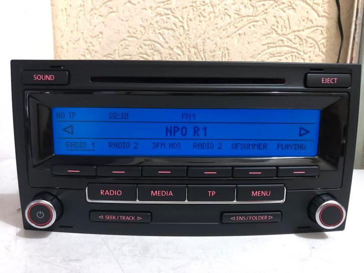 ORIG VW VOLKSWAGEN MULTIVAN T5 T6 RCD RADIO CD DAB TOUAREG, Auto diversen, Autoradio's, Zo goed als nieuw, Ophalen of Verzenden