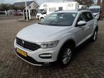 Volkswagen T-Roc 1.0 TSI Style ACC Lane Assist Trekhaak, Voorwielaandrijving, Stof, Gebruikt, Zwart