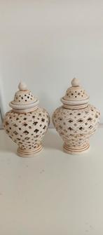 2 Sfeervolle waxinelichthouders / vaasjes, Huis en Inrichting, Wit, Aardewerk of Porselein, Ophalen of Verzenden, Zo goed als nieuw