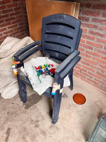 Gratis 2 tuinstoeltjes beschikbaar voor biedingen