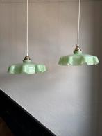 Vintage set 2 groene oud Frans opaline glazen hanglamp kapje, Ophalen of Verzenden, Gebruikt, Glas, Minder dan 50 cm