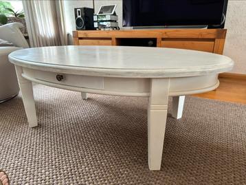 Salontafel ovaal beschikbaar voor biedingen