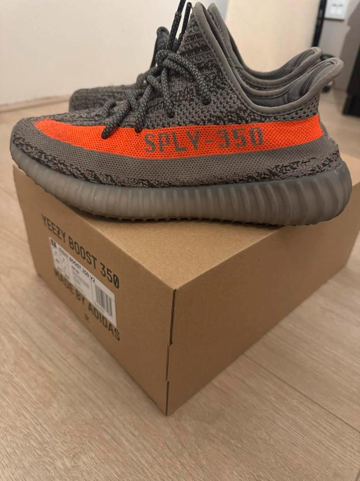 Adidas Yeezy Boost 350 V2 Beluga Reflective 40 2/3, Kleding | Dames, Schoenen, Zo goed als nieuw, Overige kleuren, Ophalen of Verzenden