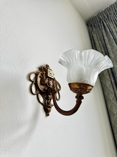 Set van twee antieke Franse messing wandlampen glazen kap, Antiek en Kunst, Antiek | Lampen, Ophalen of Verzenden