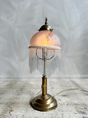 Vintage brocant tafellampje met kraaltjes franjes beschikbaar voor biedingen