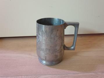 Vintage glazen tinnen bierpul met gegraveerde draak beschikbaar voor biedingen