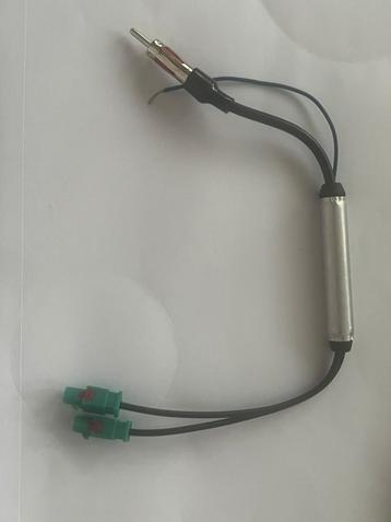 Auto Radio Antenne – met 2 aansluitingen beschikbaar voor biedingen