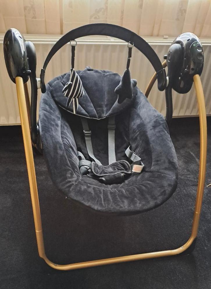 X Adventure Schommelstoel Babyswing Velvet Zwart Goud, Kinderen en Baby's, Wipstoeltjes, Zo goed als nieuw, Schommelstoel, Met gordel(s) of riempje(s)