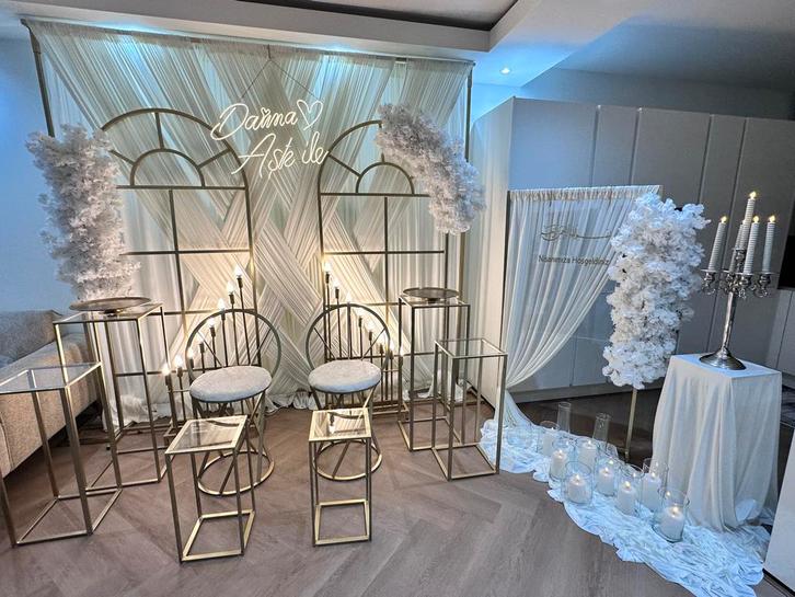 🌸 Backdrop Verhuur – Bruiloft, Verlofing & Events (Heel NL), Huis en Inrichting, Woonaccessoires | Overige, Nieuw, Ophalen of Verzenden