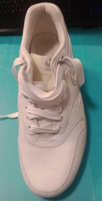 Paar Nike Air Max Dames mt 37,5 beschikbaar voor biedingen