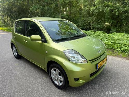 Daihatsu Sirion 2 1.3-16V Comfort Apk 29-11-2025, Auto's, Daihatsu, Bedrijf, Te koop, Sirion, ABS, Airbags, Airconditioning, Alarm