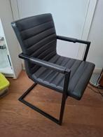 leren eetkamerstoelen zwart 2 stuks gratis af te halen, Huis en Inrichting, Stoelen, Ophalen of Verzenden, Gebruikt, Leer