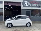 Toyota Aygo 1.0 VVT-i x-play 1E Eigenr BTW Camera NAP, Voorwielaandrijving, Gebruikt, Euro 6, Start-stop-systeem