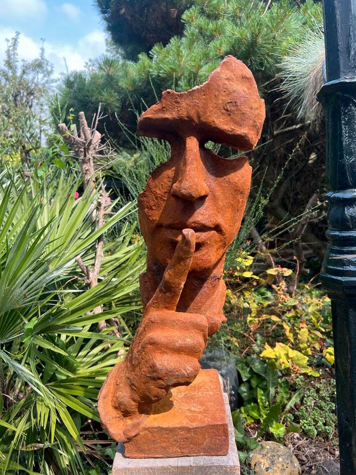 Metalen Beeld - Gezicht met Vinger op Lippen - Tuin/Interieu, Antiek en Kunst, Kunst | Beelden en Houtsnijwerken, Ophalen of Verzenden