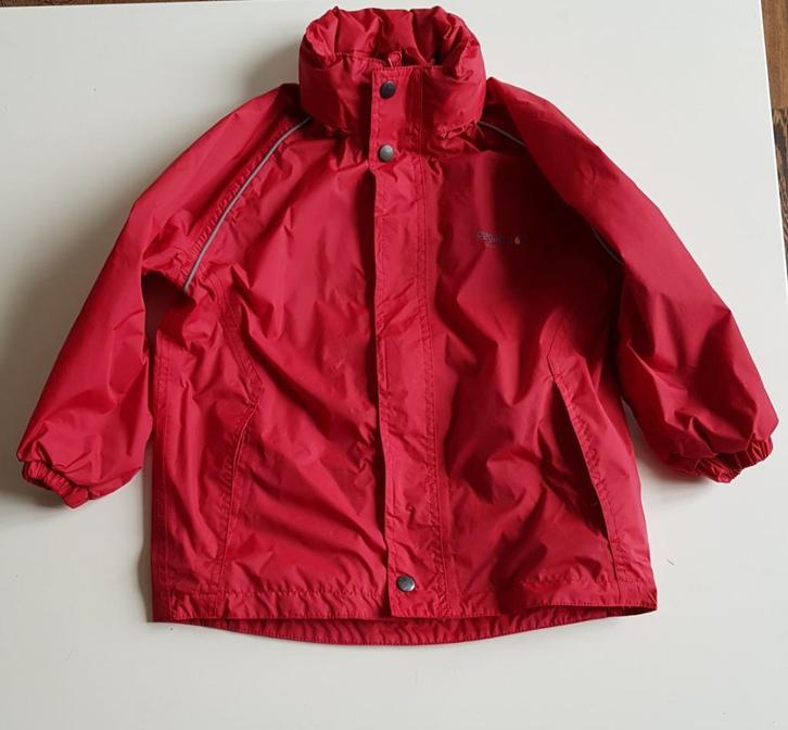 Mooie rode REGATTA regenjas mt 116 , klein opvouwbaar !ZGAN!, Kinderen en Baby's, Kinderkleding | Maat 116, Zo goed als nieuw