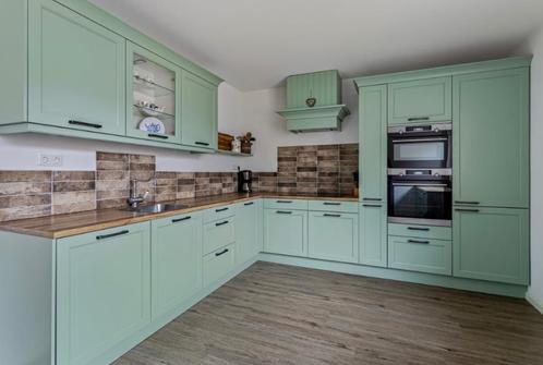 Keuken uit 2021, Huis en Inrichting, Keuken | Complete keukens, Zo goed als nieuw, Hoekkeuken, Groen, Kunststof, Ophalen