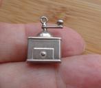 zilveren vintage bedel koffiemolen [261], Sieraden, Tassen en Uiterlijk, Bedels, Overige merken, Verzenden, Zo goed als nieuw