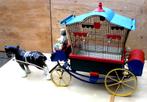 Vintage gekleurde Paardenkoets met paard vogelkooi en clown, Ophalen