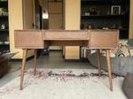 Bureau Made - notenhout, Ophalen, Nieuw, Bureau