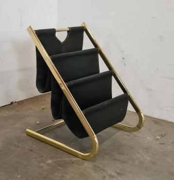 Jaren 80 lectuurbak beschikbaar voor biedingen