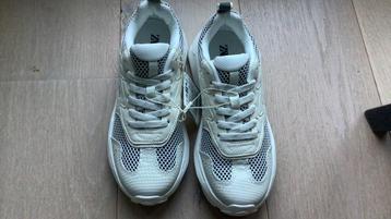 NIEUW mooie witte/beige sportschoenen maat 35 Zara beschikbaar voor biedingen
