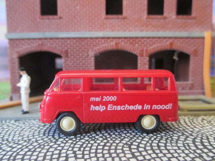 1964 Tempo Matador Epoche Vuurwerkramp Enschede 13 mei 2000, Hobby en Vrije tijd, Modelauto's | 1:87, Zo goed als nieuw, Bus of Vrachtwagen