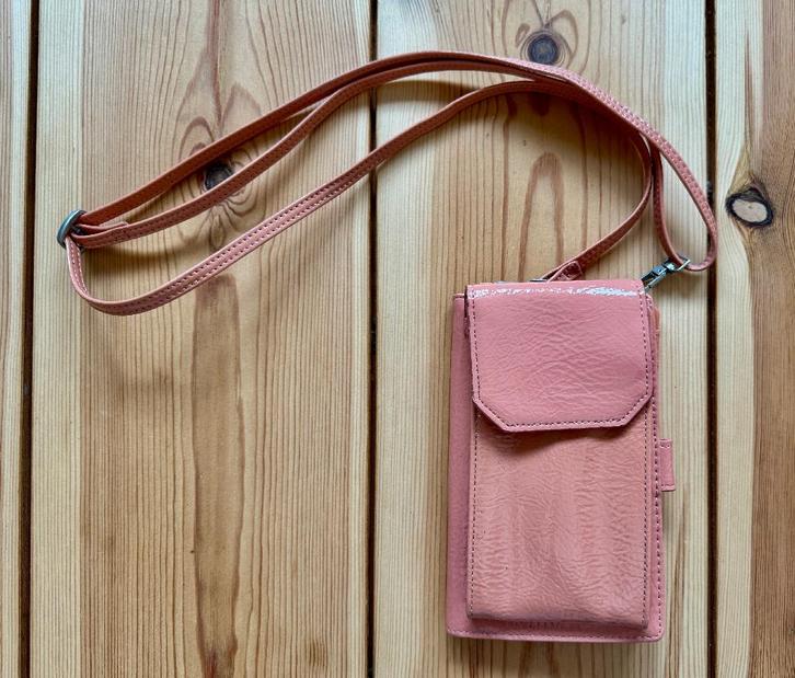 Crossbody tas / telefoon tasje - Roze Zalm Lak, Sieraden, Tassen en Uiterlijk, Tassen | Damestassen, Zo goed als nieuw, Schoudertasje
