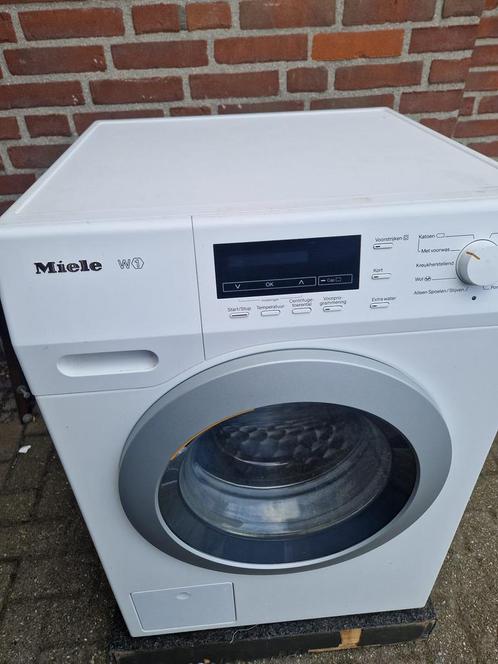 Miele W1 wasmachine, Witgoed en Apparatuur, Wasmachines, Zo goed als nieuw, Voorlader, 8 tot 10 kg, 1600 toeren of meer, Ophalen
