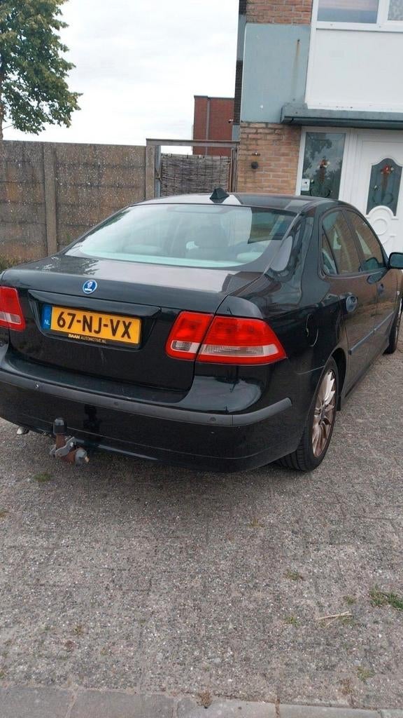 Saab 9-3 2.0 T Sport Sedan AUT 2003 Zwart, Auto's, Saab, 1440 kg, 4 cilinders, Zwart, 75 €/maand