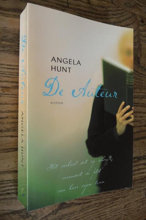 De auteur - Angela Hunt (christelijke roman), Boeken, Romans, Zo goed als nieuw, Nederland, Ophalen of Verzenden