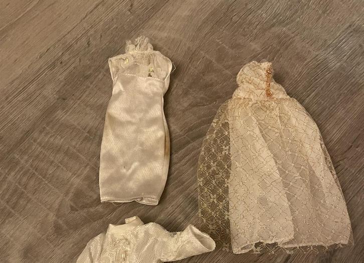 Vintage retro barbiekleding bruidsjurk sindy fleur kleding, Verzamelen, Poppen, Gebruikt, Kleertjes, Ophalen of Verzenden