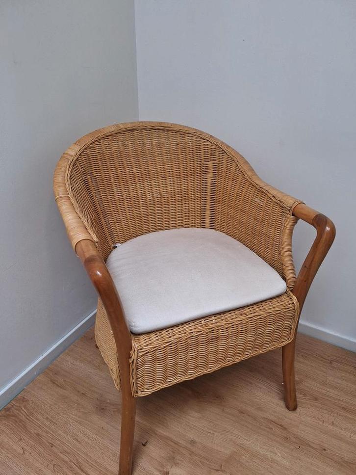Rotan Stoel met Kussen, Huis en Inrichting, Stoelen, Gebruikt, Eén, Hout, Riet of Rotan, Stof, Bruin, Ophalen