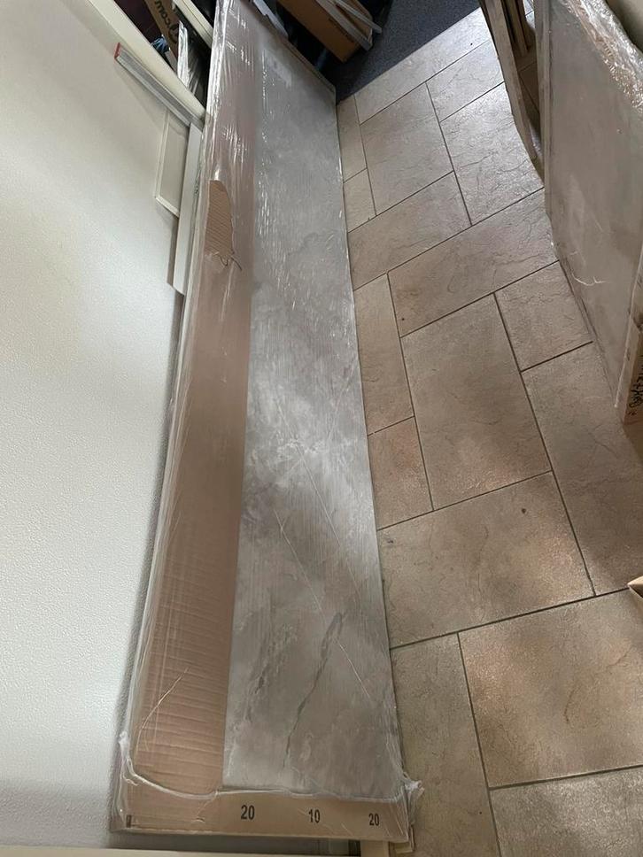 Keukenblad nieuw  totaal 350cm lang grijs/kalksteen, Huis en Inrichting, Keuken | Keukenelementen, Nieuw, Minder dan 100 cm, 200 cm of meer