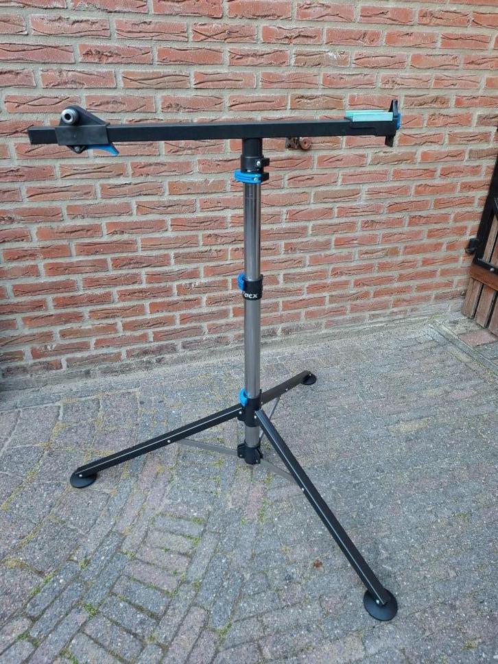 Tacx  Speciaal voor steekas 12 mm Fietsmontagestandaard, Fietsen en Brommers, Fietsaccessoires | Fietsgereedschap, Zo goed als nieuw