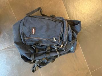 Eastpak blauw groot beschikbaar voor biedingen