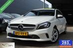 Mercedes A-klasse 160 Ambition AMG Styling/Carplay/Pdc/Mooi!, Auto's, Voorwielaandrijving, Gebruikt, 4 cilinders, Met garantie (alle)