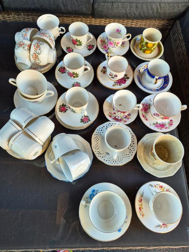 Diverse vintage kopjes en schoteltjes, Verzamelen, Porselein, Kristal en Bestek, Gebruikt, Kop en/of schotel, Porselein, Ophalen of Verzenden