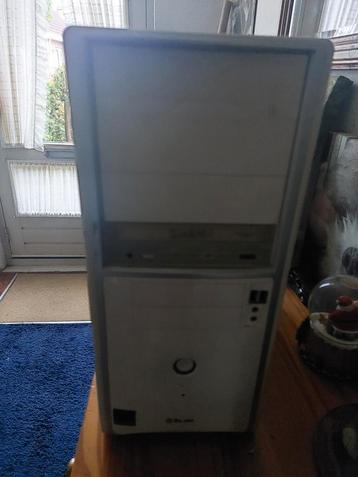 Oude PC - i7-2700k, GTX 460, 12GB RAM (Zonder HDD) beschikbaar voor biedingen