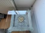 Bijzet tafel Griekse style!Met bloem.Glasplaat+kunstof voet, Huis en Inrichting, Ophalen of Verzenden, Gebruikt, 50 tot 100 cm