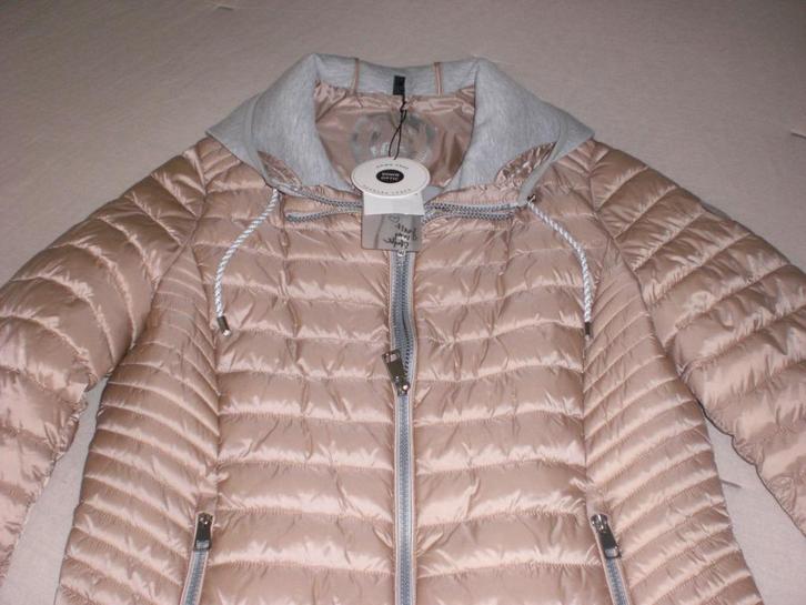 Nieuw: Beige Jack van Barbara Lebek, Kleding | Dames, Jassen | Winter, Nieuw, Maat 38/40 (M), Beige, Verzenden