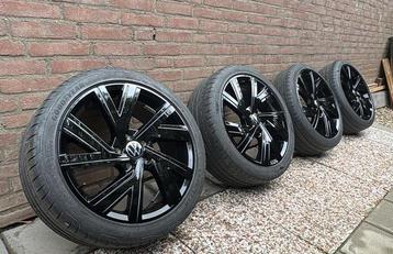5x112 18 inch originele Volkswagen Golf 8 velgen / VERKOCHT! beschikbaar voor biedingen