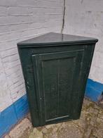 Zeer oud hoekkastje, Ophalen