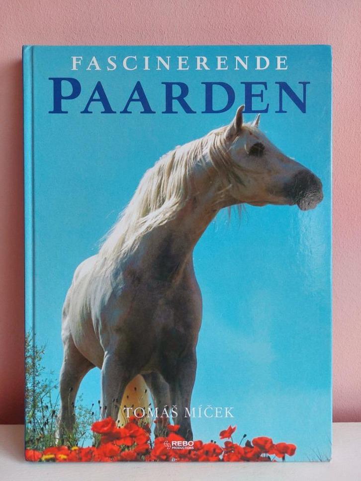 Boek Fascinerende paarden, Tomas Micek 1997, Boeken, Dieren en Huisdieren, Zo goed als nieuw, Paarden of Pony's, Ophalen of Verzenden