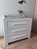 Commode, licht grijs, echt hout , 93 cm hoog, Kinderen en Baby's, Kinderkamer | Commodes en Kasten, Ophalen, Gebruikt, 50 tot 70 cm