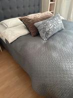 Donkergrijze, gewatteerde beddensprei 250cmx180cm, Huis en Inrichting, Gebruikt, Overige maten, Overige typen, Ophalen of Verzenden