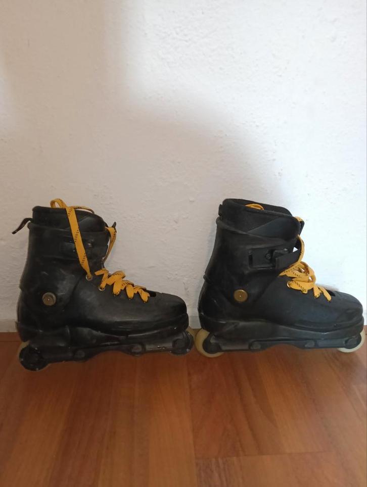 Aggressive Inline Skates + Bescherming. Maat EU 42, Sport en Fitness, Skeelers, Gebruikt, Inline skates 4 wielen, Overige merken