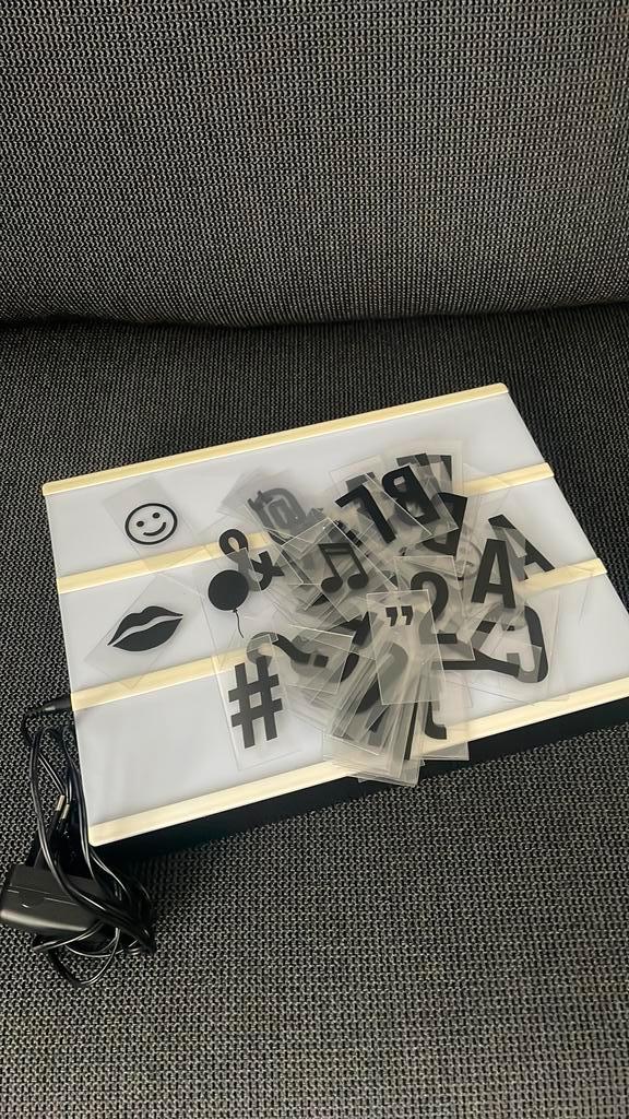 Lichtbox - op elektra - inclusief icons - als nieuw, Huis en Inrichting, Lampen | Overige, Nieuw, Ophalen of Verzenden